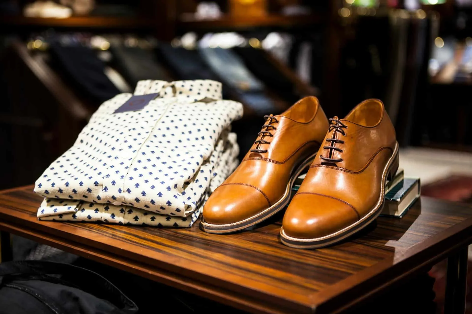 Gebruik deze tips om de juiste kleding voor je vriend uit te zoeken als cadeau!