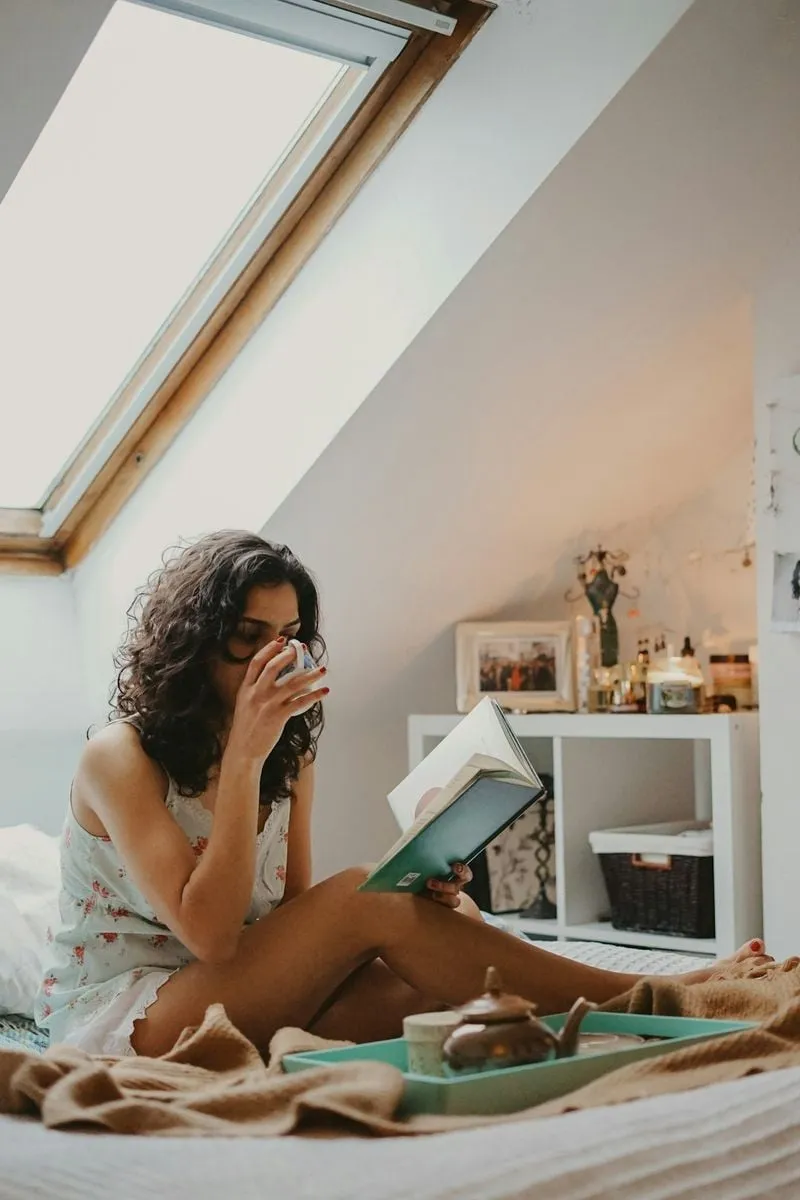 Intimiteit als zelfzorg: kleine gewoontes die je dichter bij jezelf brengen