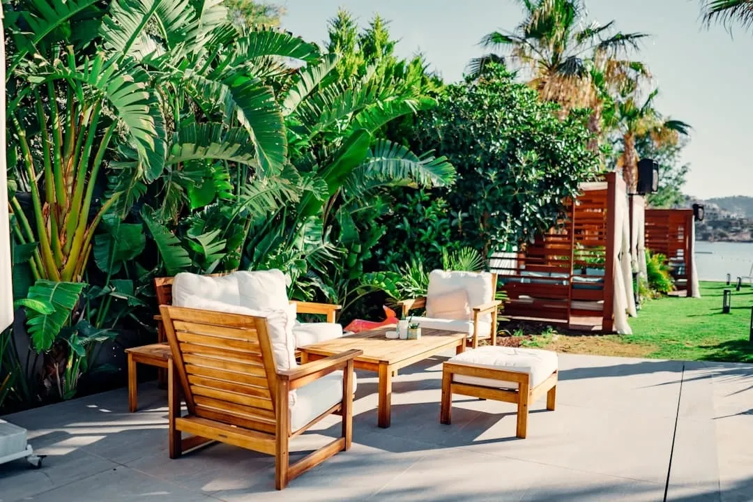 Tuinmeubelen kiezen: zo combineer je stijl en comfort