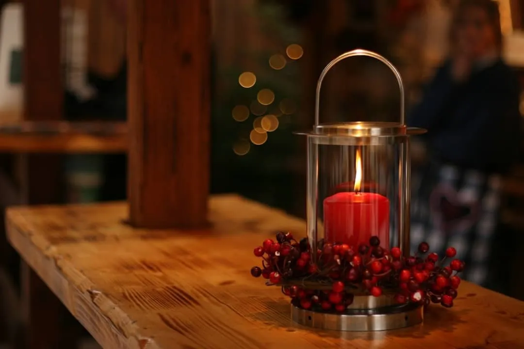 Zo tover je eenvoudig je woonkamer om tot een kerstparadijs